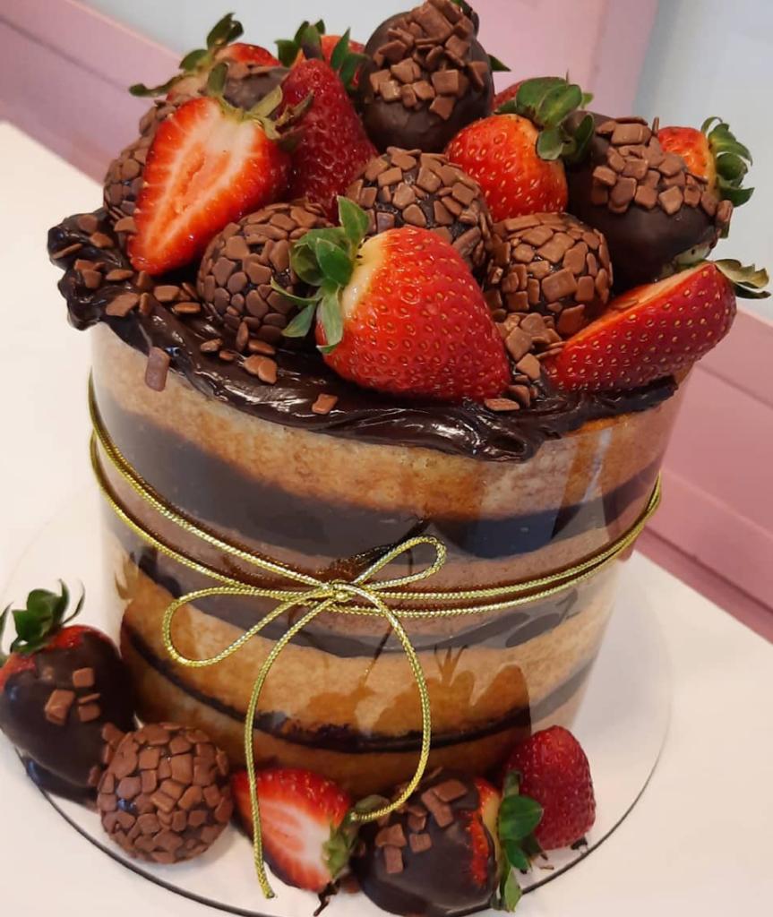 Naked Cake Com Morangos Ju Broxado Cakes